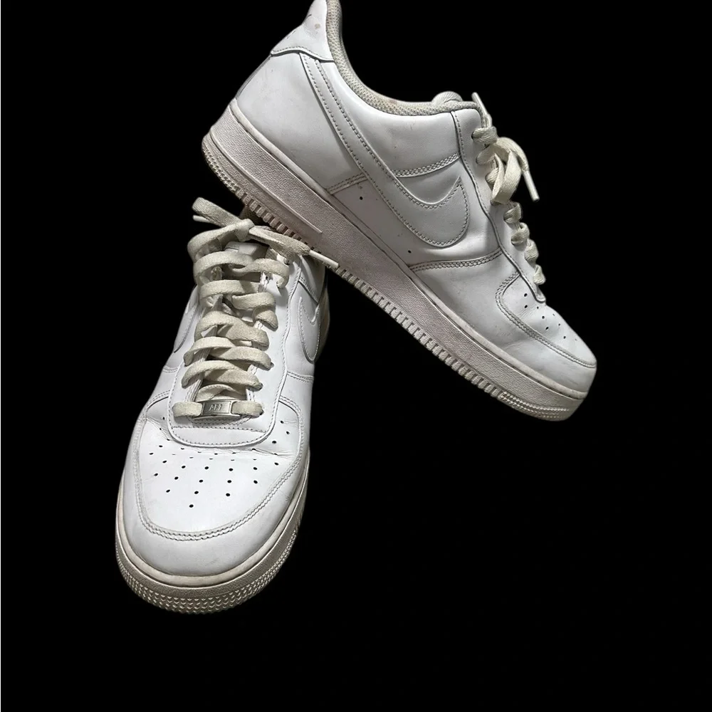 Men’s Nike Air Force AF1 Size 11.5 Swoosh Leather Shoe Sneaker Triple White